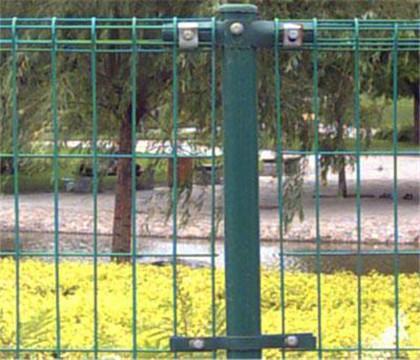 立擎嵯峨行道旁——铁路护网的沉默守护怎样从简单秩序码转型文明的边界体