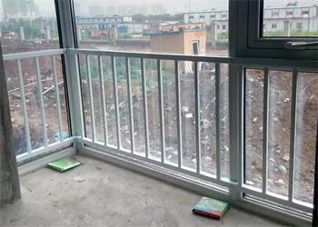 高层住户安装阳台护栏起到至关重要的作用_其它_网